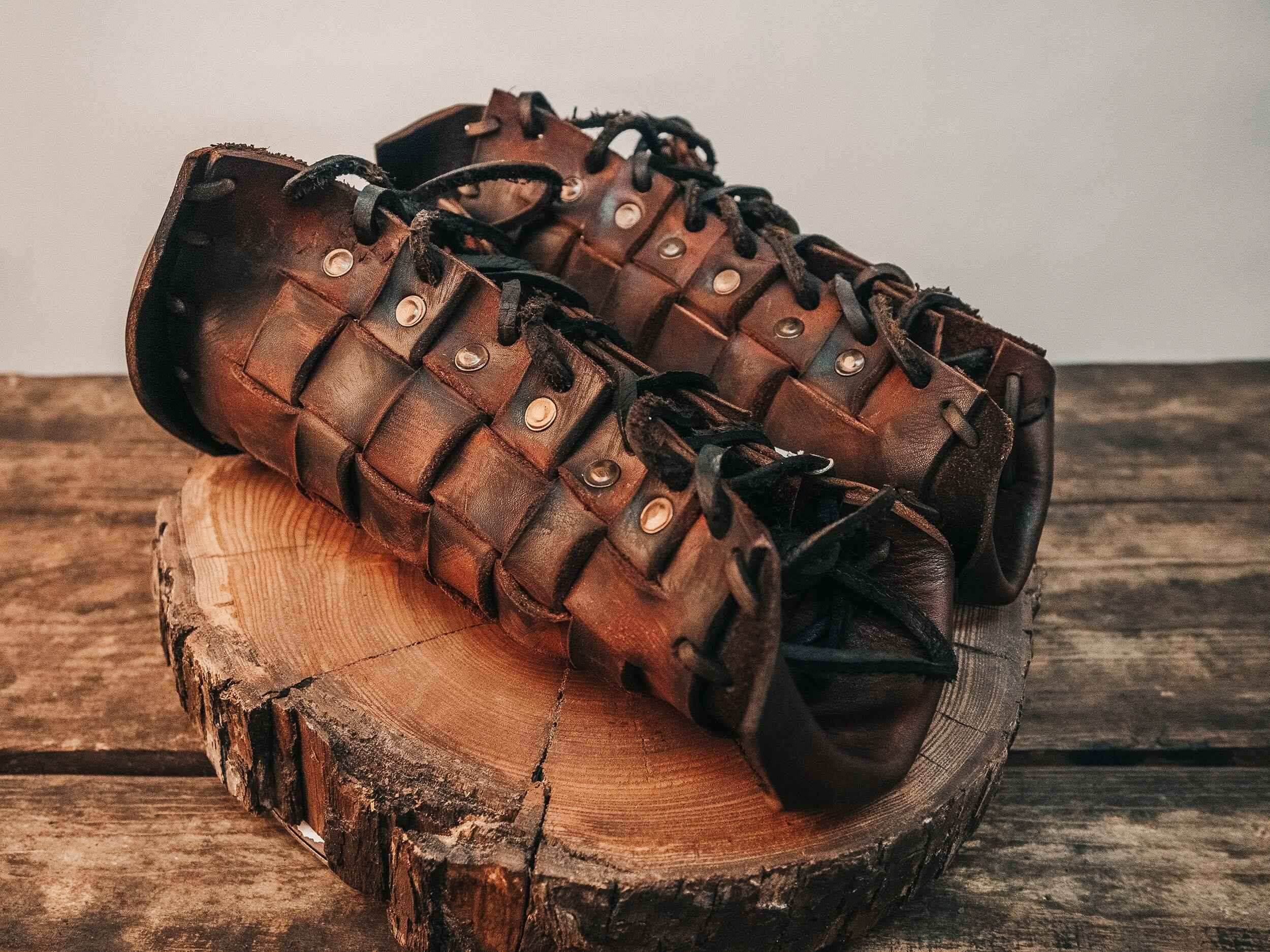 Medieval leather bracers for Larp - Brown (like foto) / For one hand