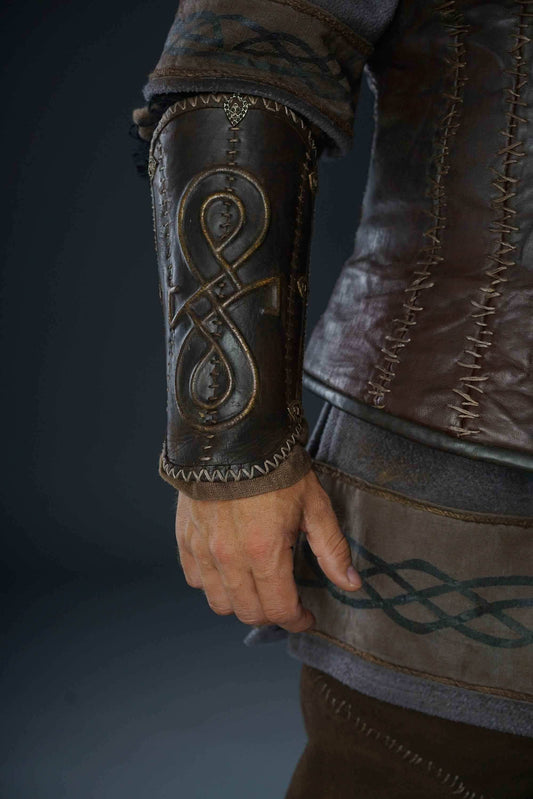 Viking leather bracers - Brown / One bracer