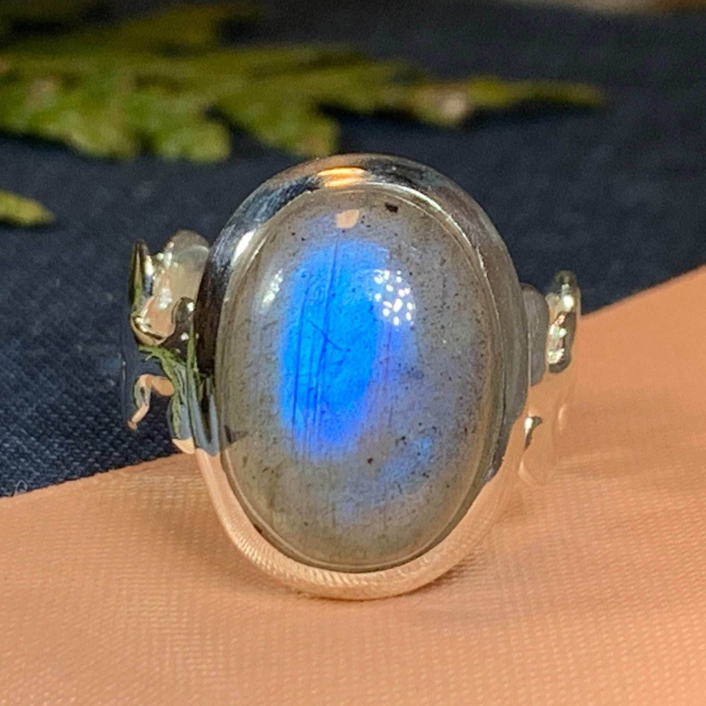 Mists of Avalon Ring - 8 / Oval