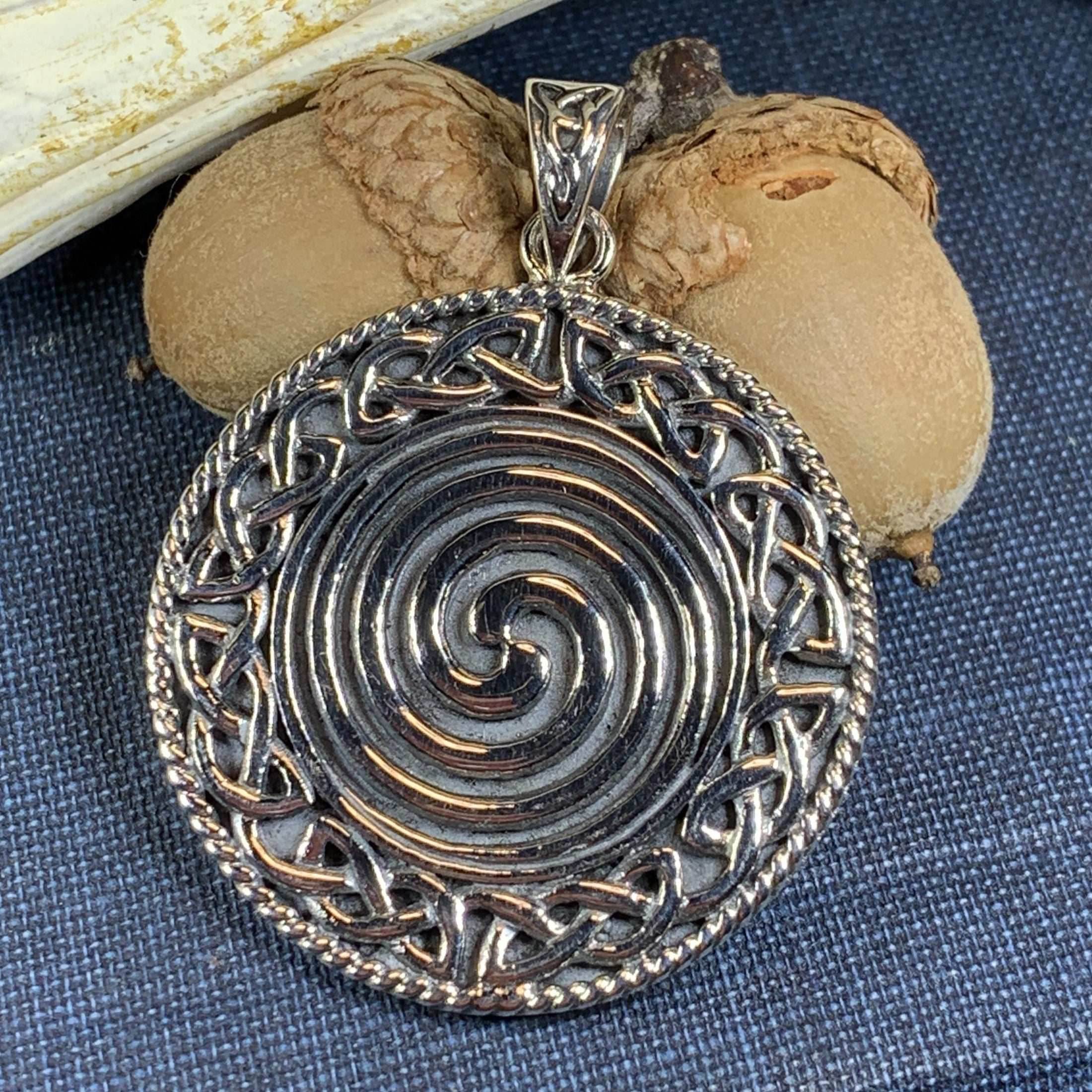Aenor Celtic Spiral Necklace - 18