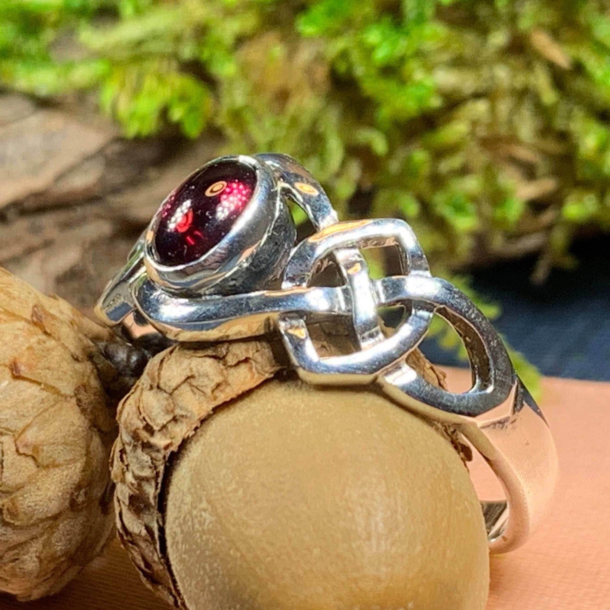 Dahlia Celtic Knot Ring - 10