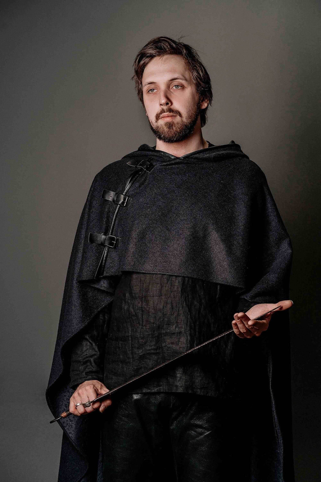 Wool cloak with hood - S