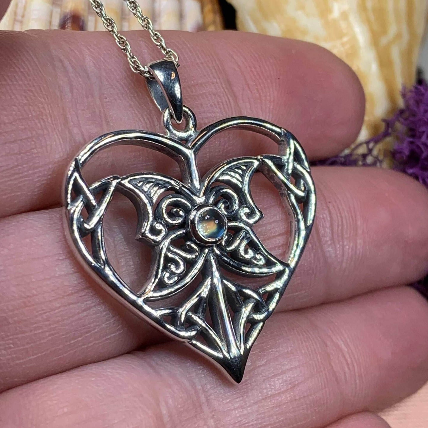 Lumina Heart Necklace - Amethyst / 18