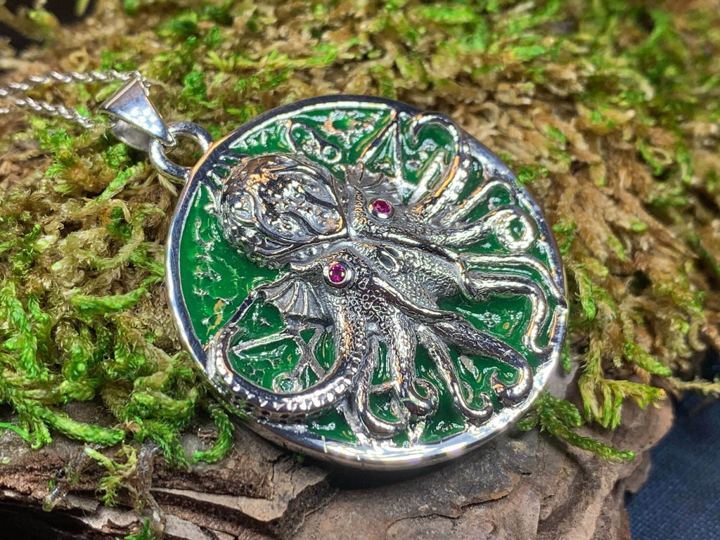 Fearsome Octopus Necklace - 18