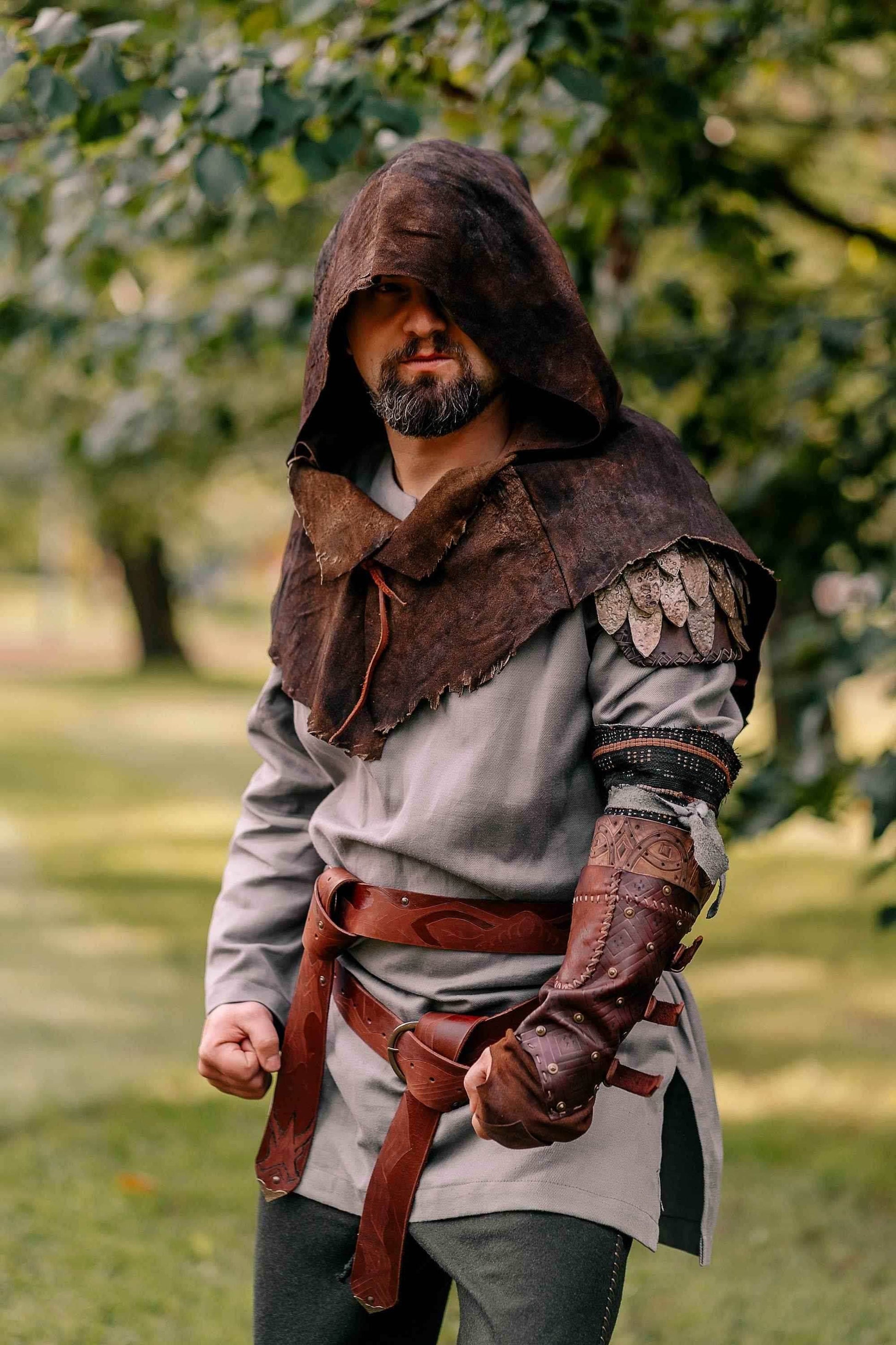 Robin Hood leather bracers - For two hands