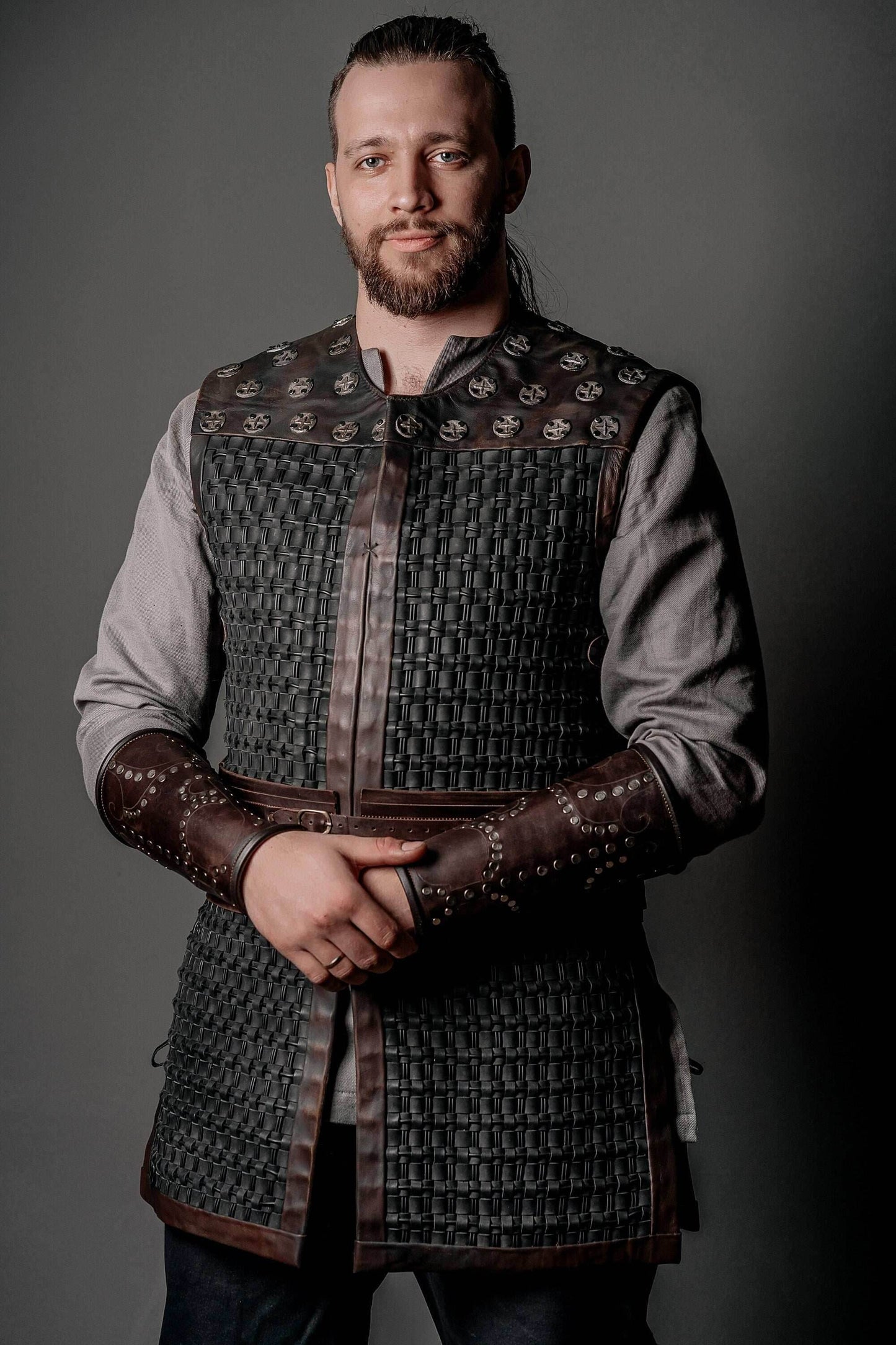 Uhtred leather bracers (Last Kingdom) - brown (as pictured) / For two hands