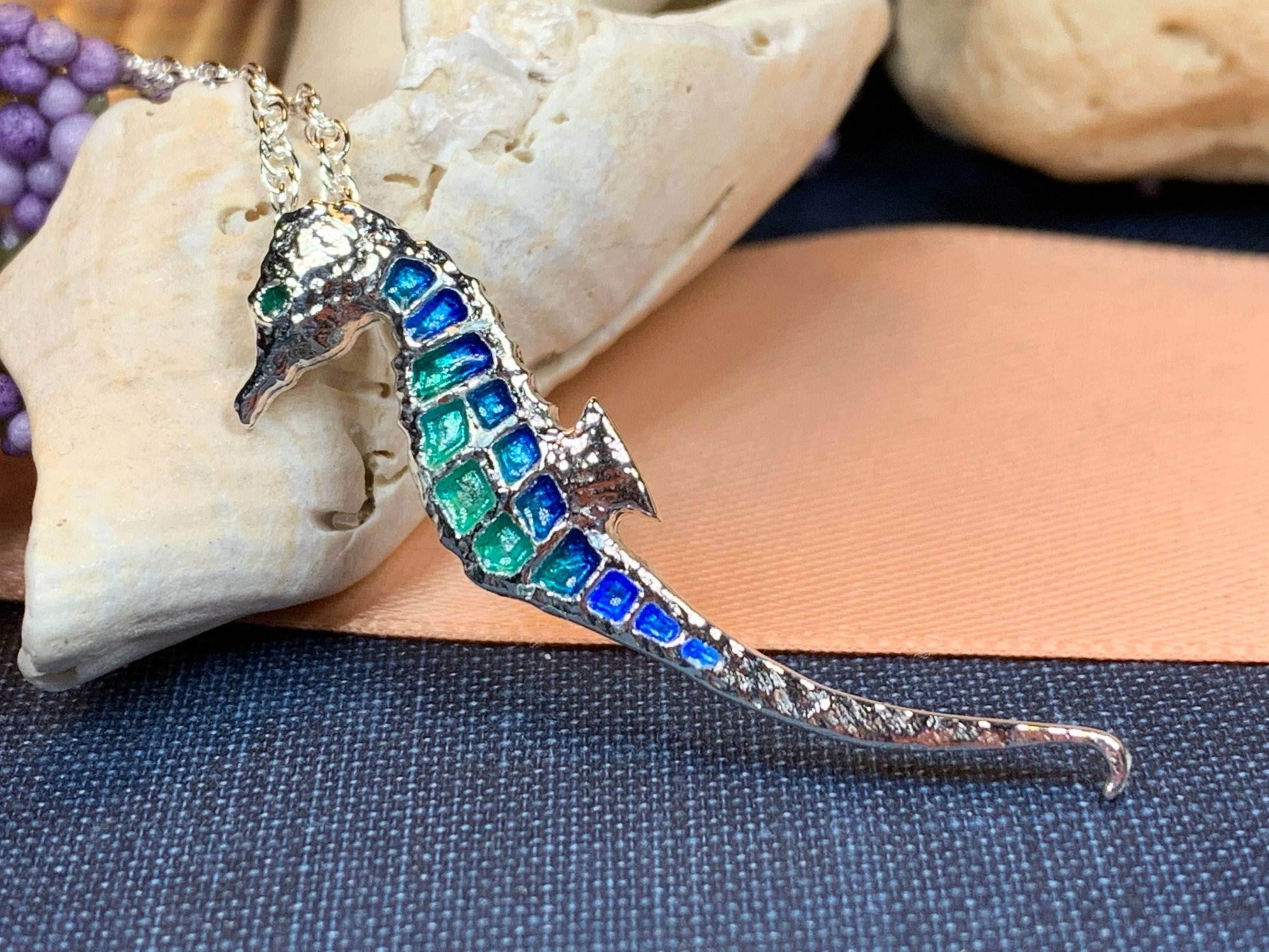 Summerleaze Seahorse Necklace - 18