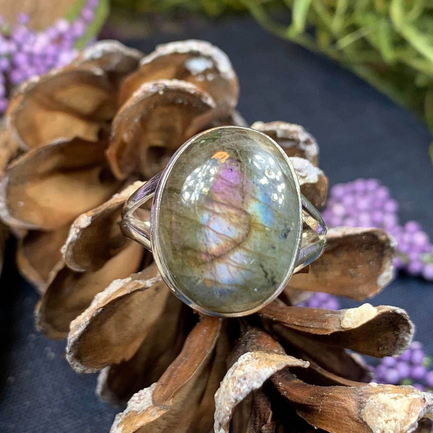 Moonwind Magic Ring - 6 / Oval