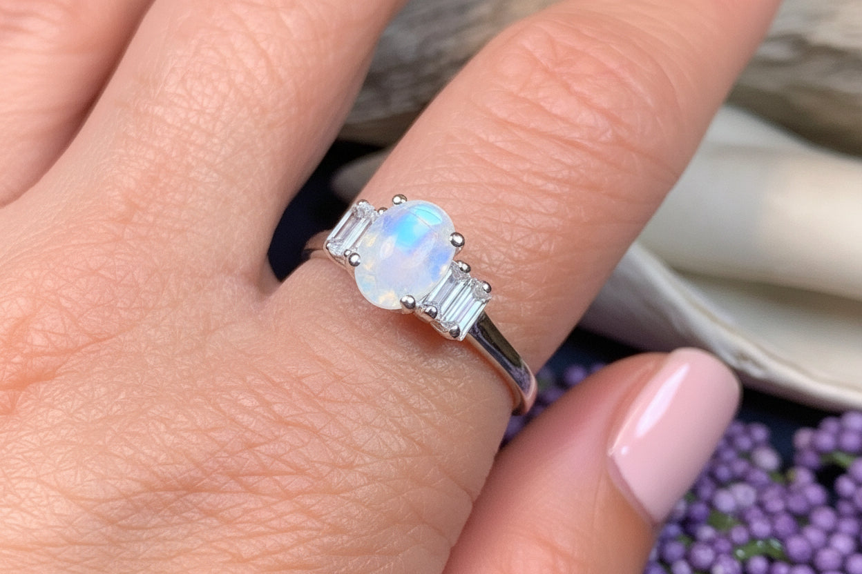 Luna Di Moonstone Ring,
