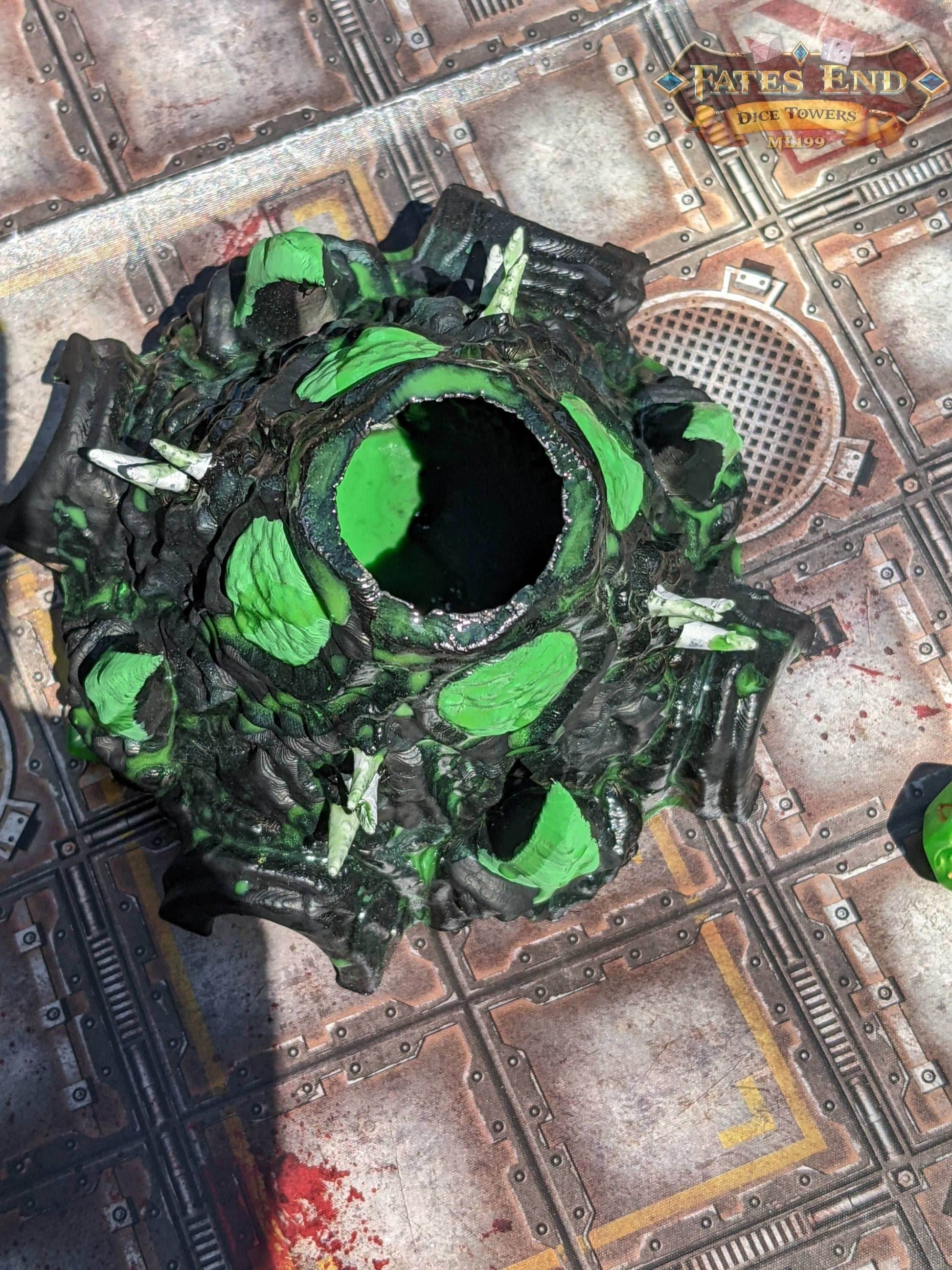 Alien Lifeform Sci-Fi 3D Printed Dice Jail | RPG Dice Vault | D20 Box | Player Gift - Encase Your Dice in the Dread of Deep Space Horror! - Black / Yes- Include Random Dice Set