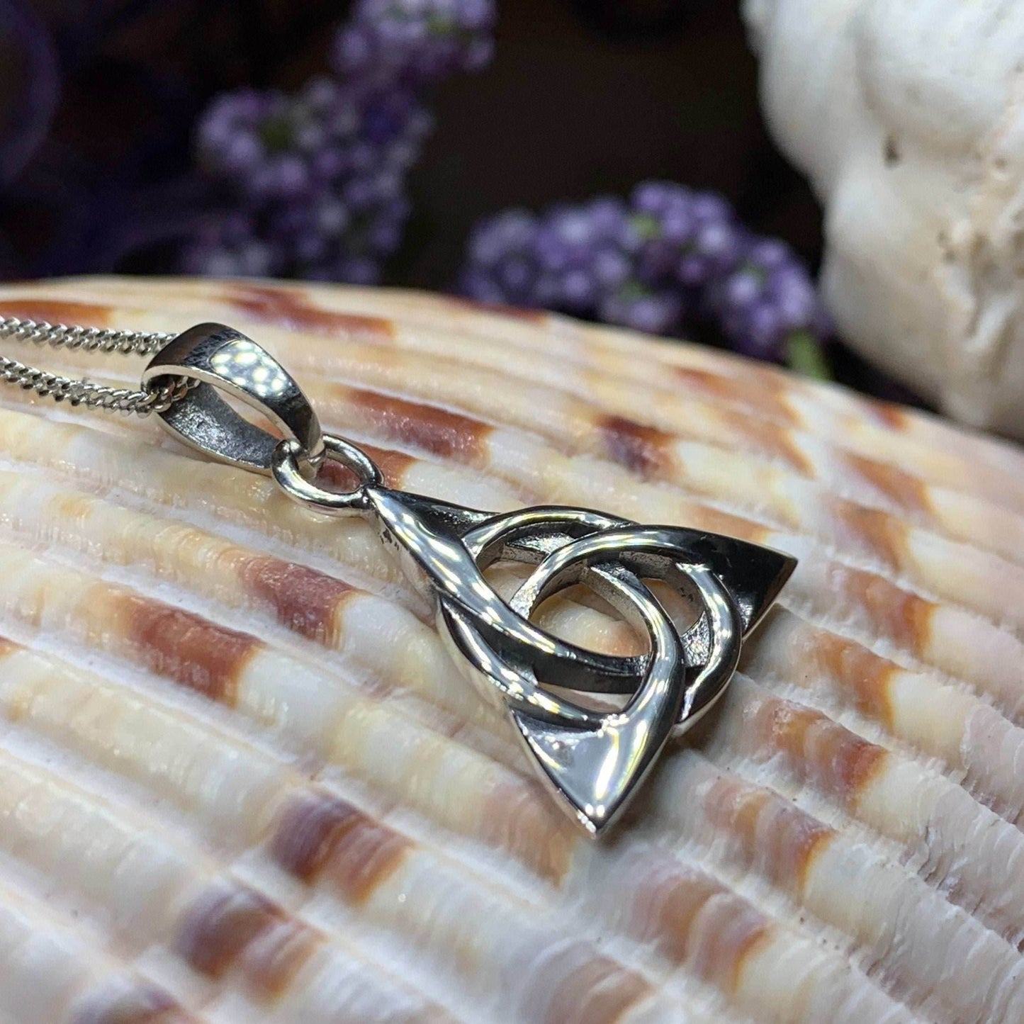Elaine Trinity Knot Necklace - 18
