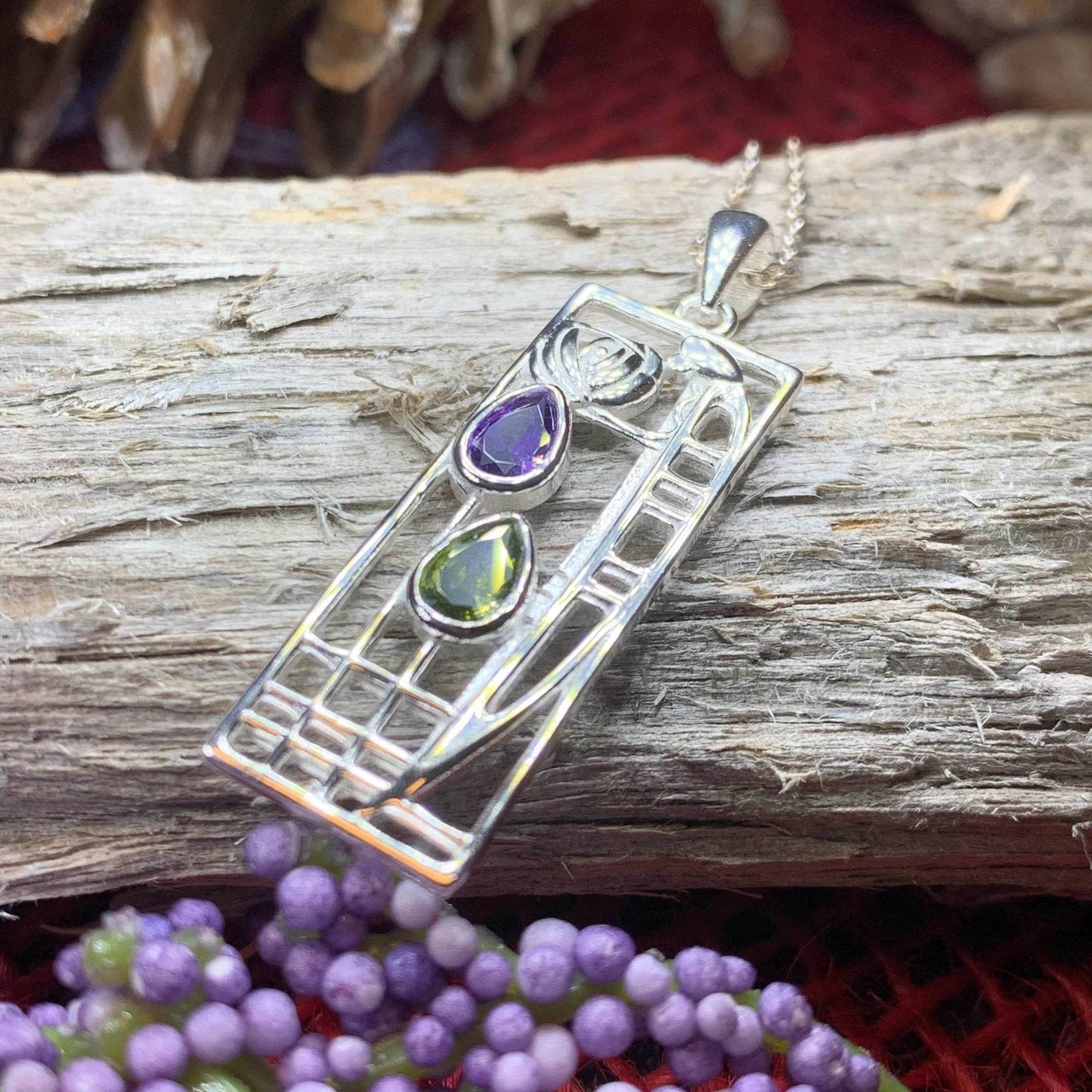 Cairn Lover Mackintosh Necklace - 18