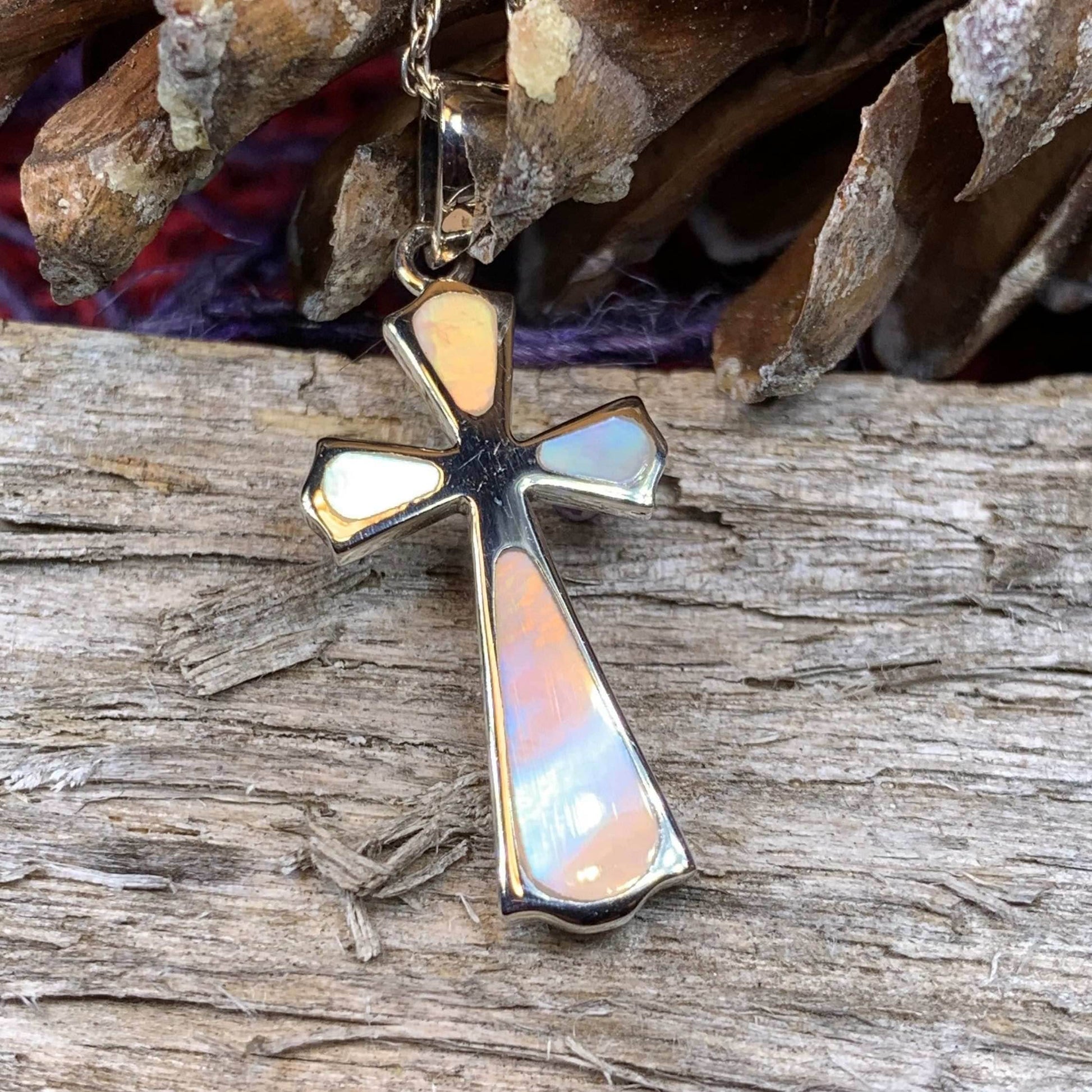 Kylemore Celtic Cross Necklace - 18 / Mother of pearl