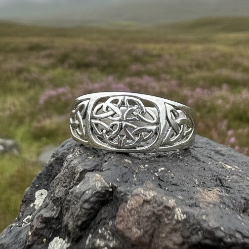 Radelia Celtic Knot Ring