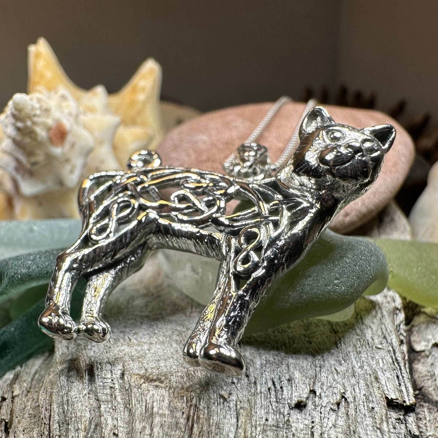 Shavella Celtic Cat Necklace - 18