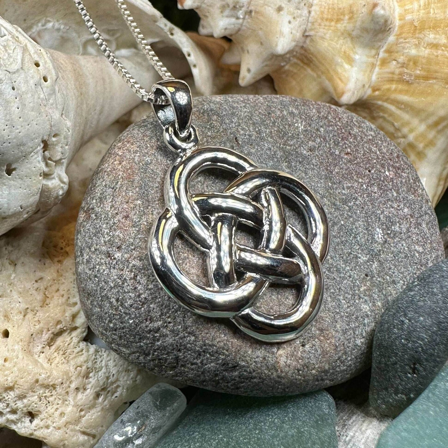 Large Dara Knot Necklace - 18