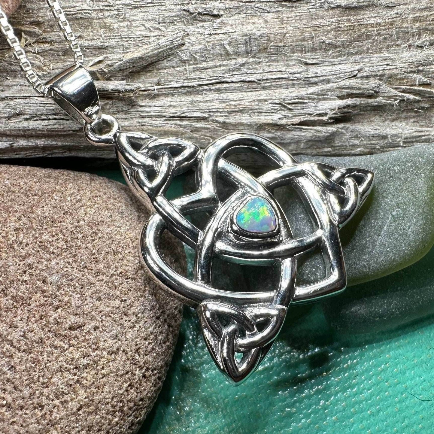Imogen Mother's Knot Necklace - 18 / Opal
