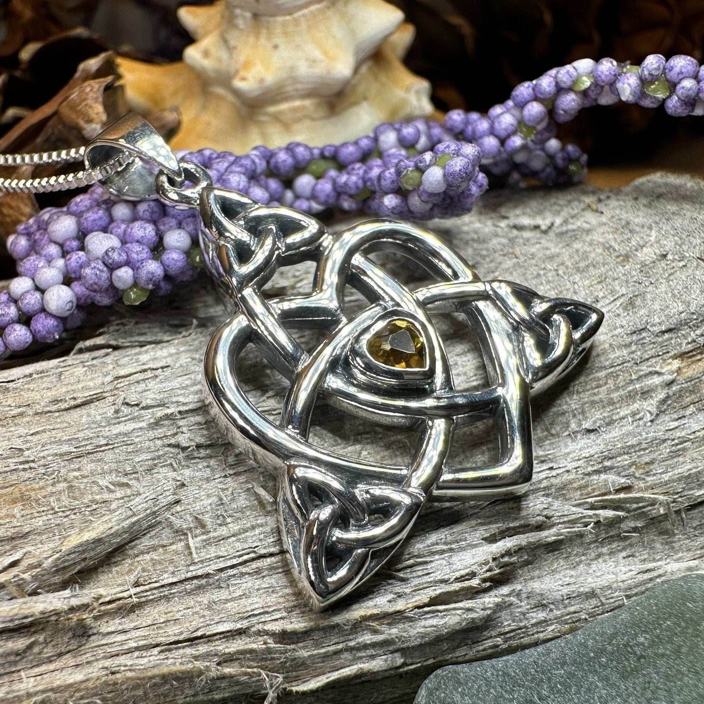 Imogen Mother's Knot Necklace - 18 / Citrine