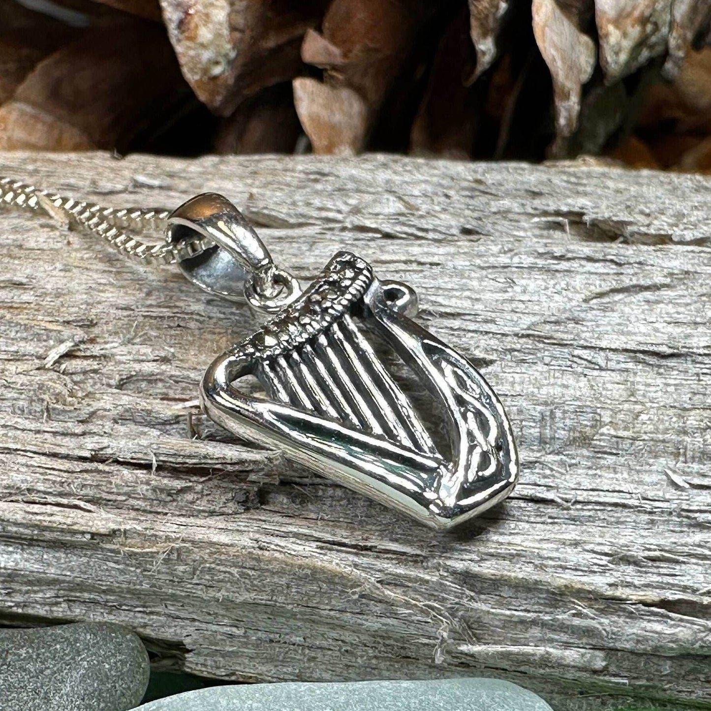 Green Enamel Harp Necklace - 18