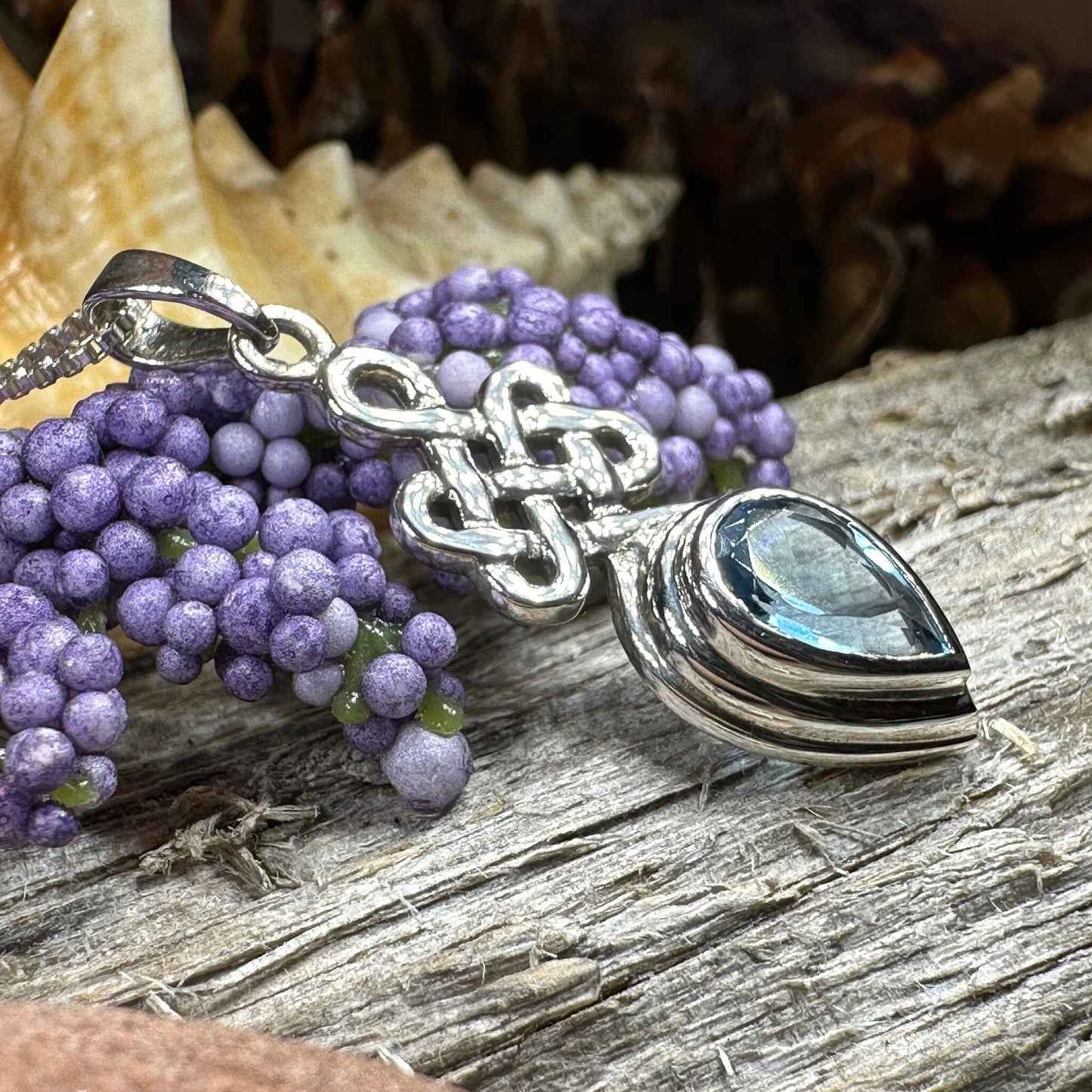 Vadaria Celtic Knot Necklace