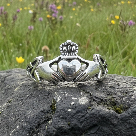 Finnea Claddagh Ring