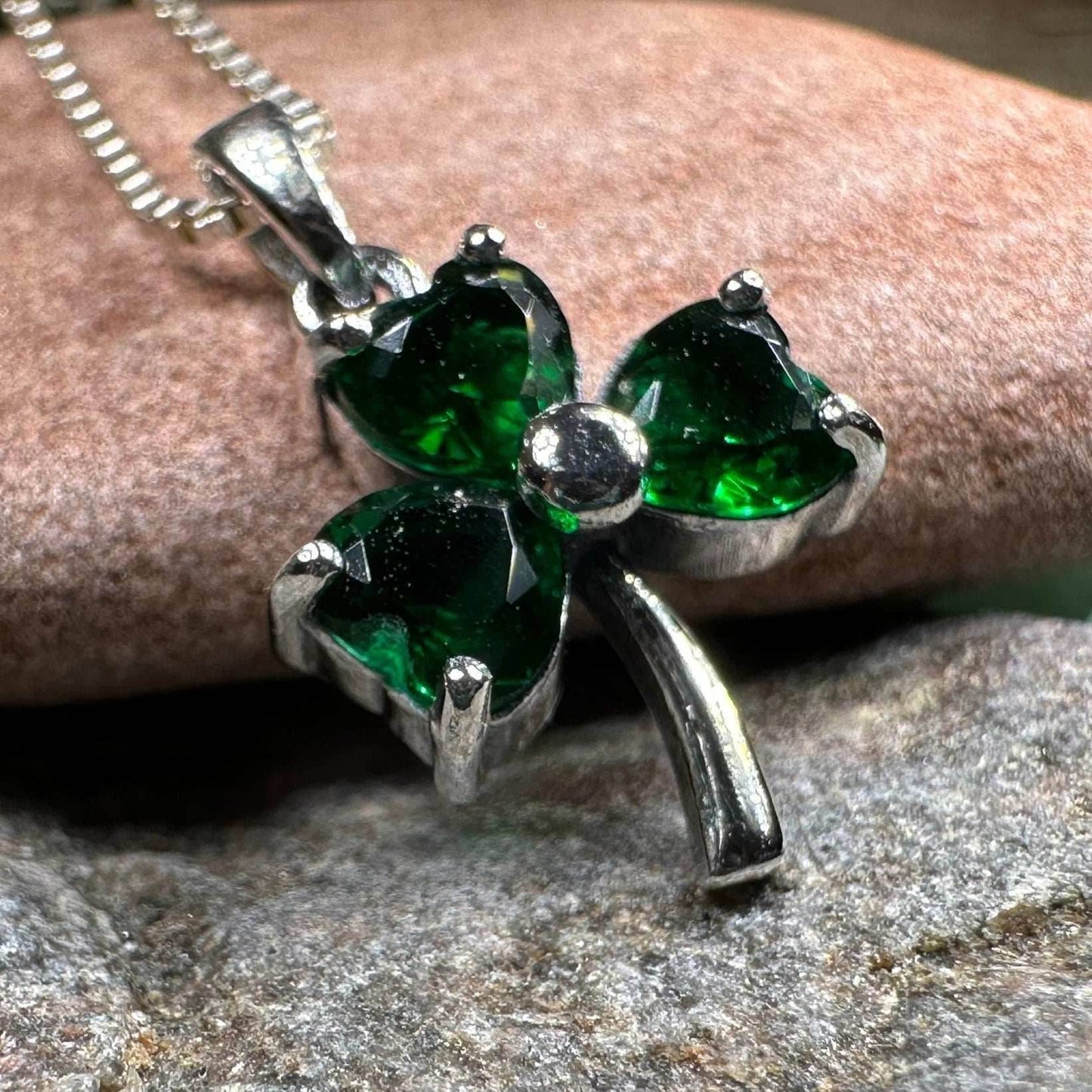 Emerald Shamrock Necklace - 18
