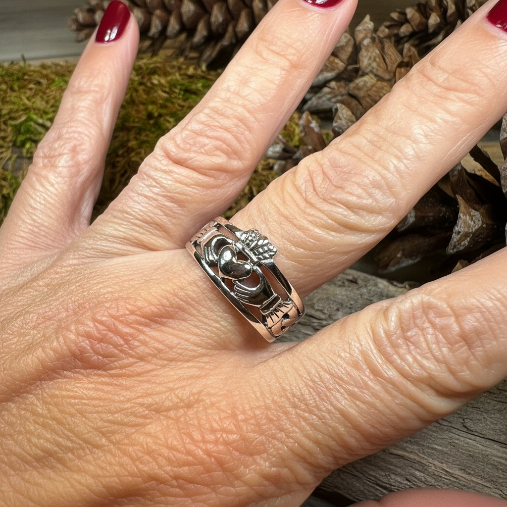 Eternally Celtic Claddagh Band Ring
