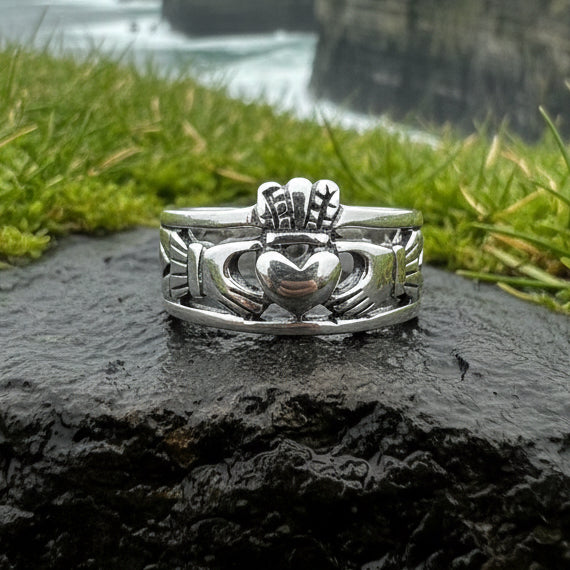 Eternally Celtic Claddagh Band Ring