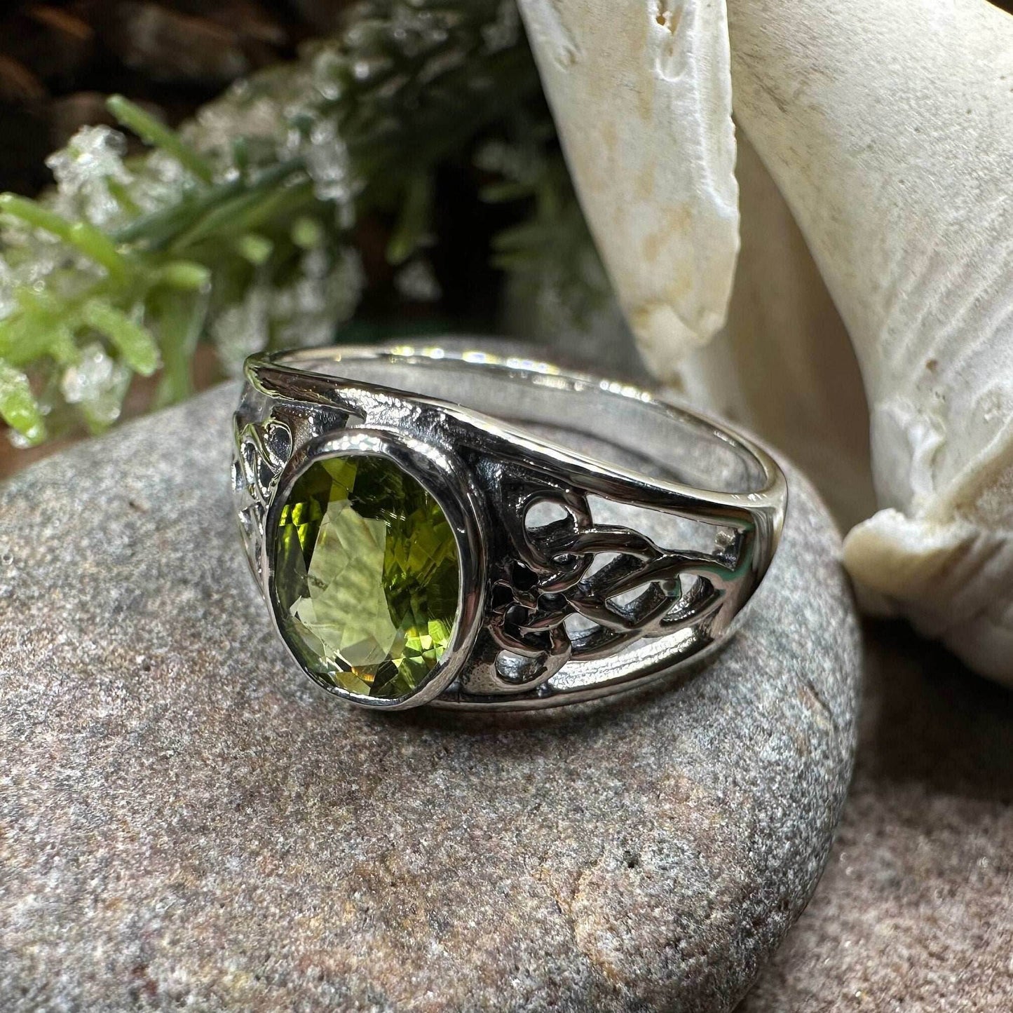Coralina Celtic Knot Ring - 5 / Blue Topaz
