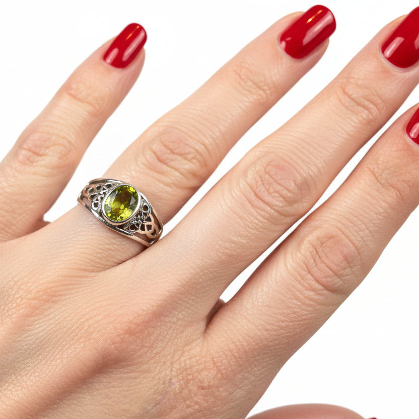 Coralina Celtic Knot Ring