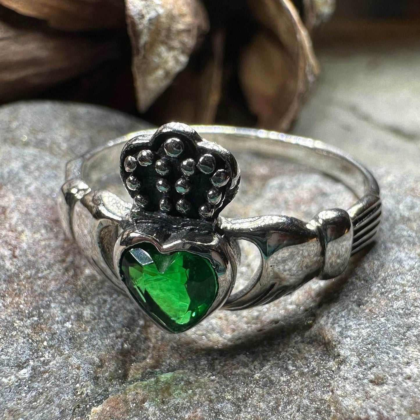 Dunluce Claddagh Ring - 6 / Pink