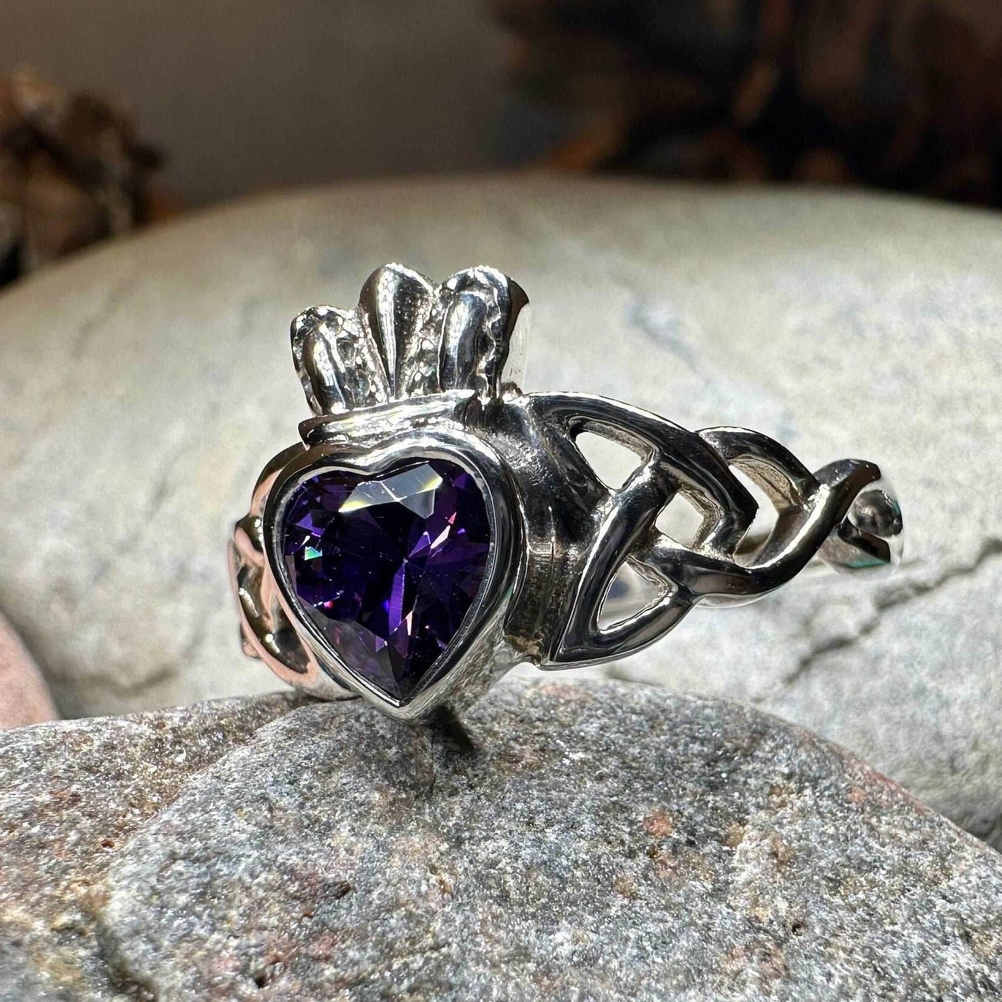 Agivey Claddagh Ring - 5 / Black