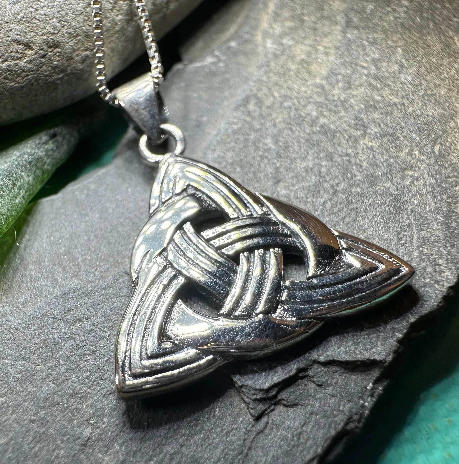 Classic Trinity Knot Necklace - 18