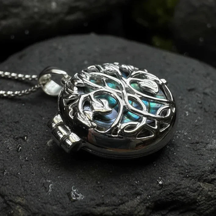 Ceangailte Celtic Tree Locket Necklace