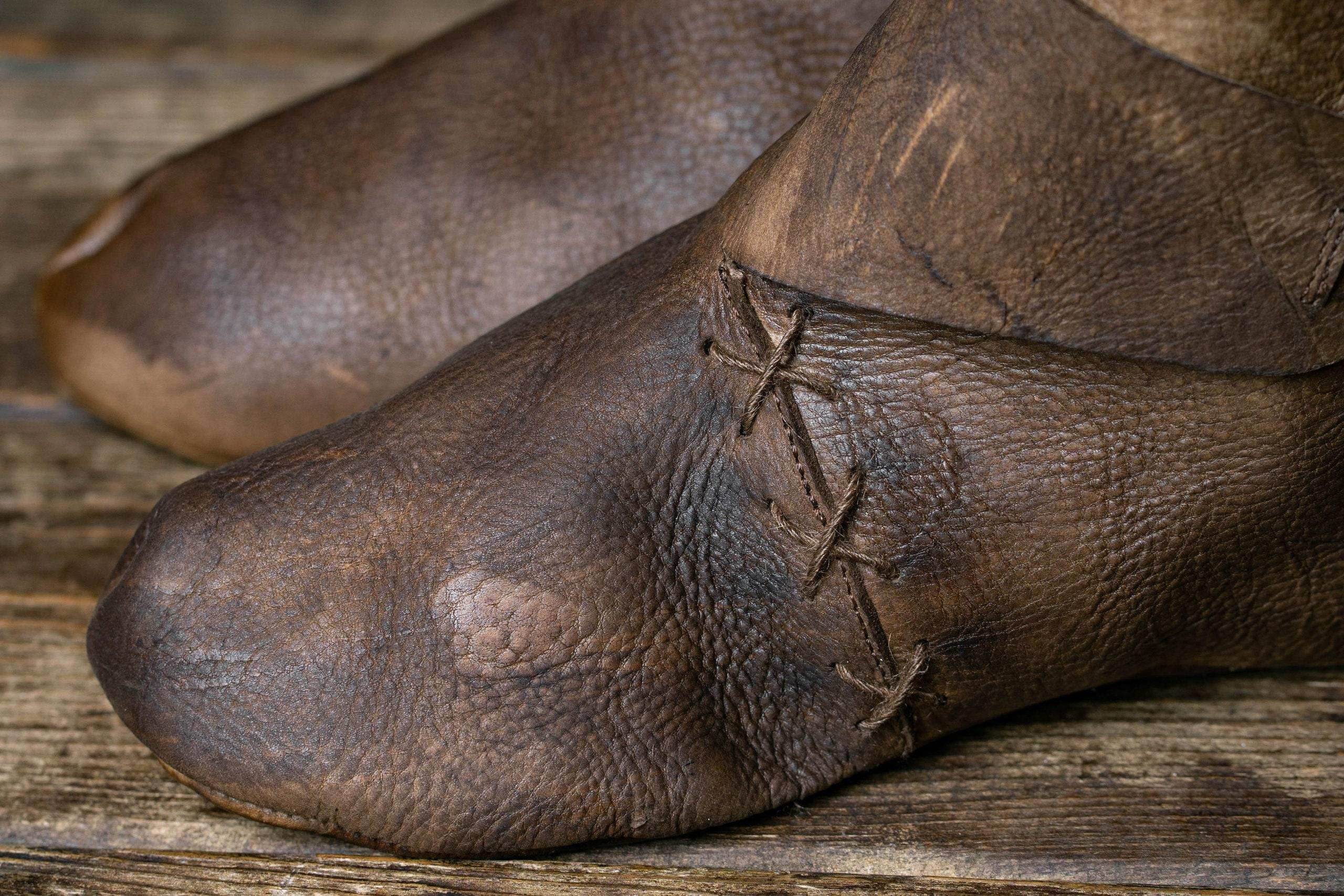 Handmade Leather pastalas (unisex) - Acorn Distress