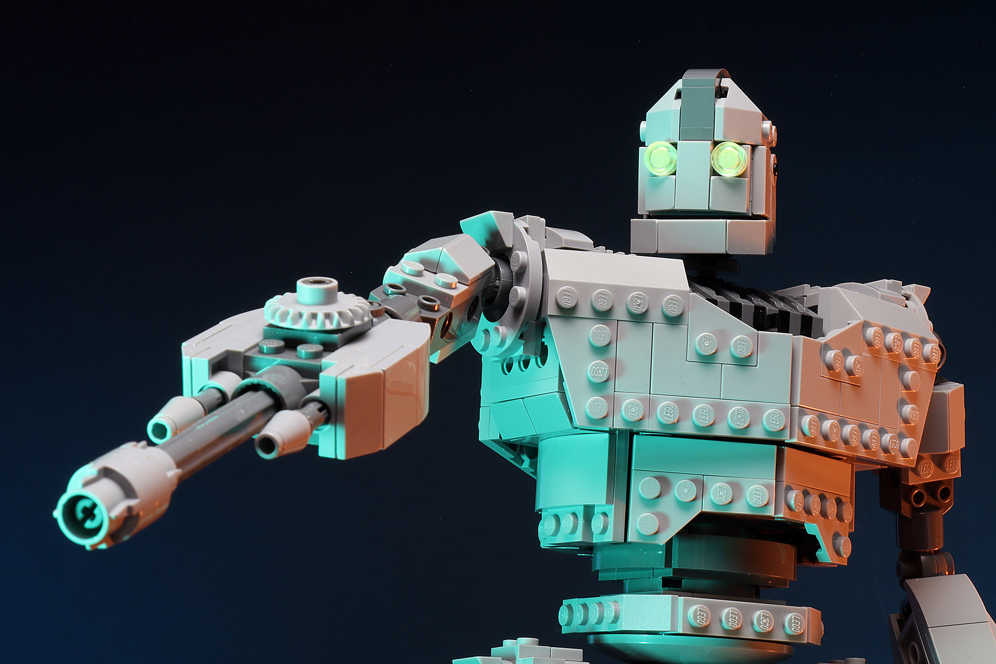 Iron Giant - Custom MOC made from LEGO bricks