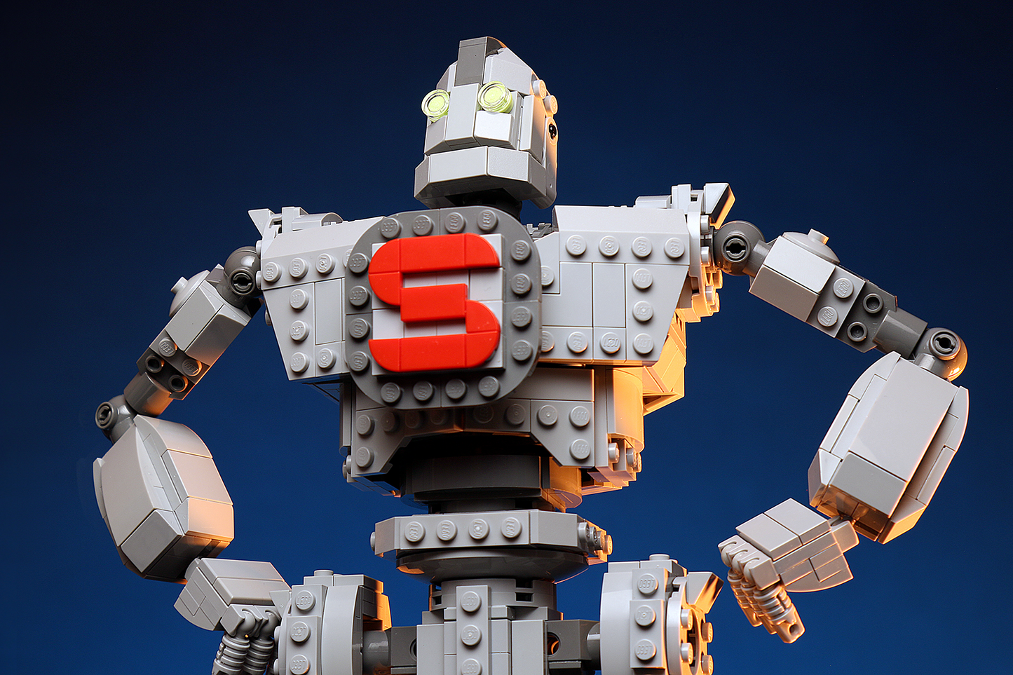 Iron Giant - Custom MOC made from LEGO bricks