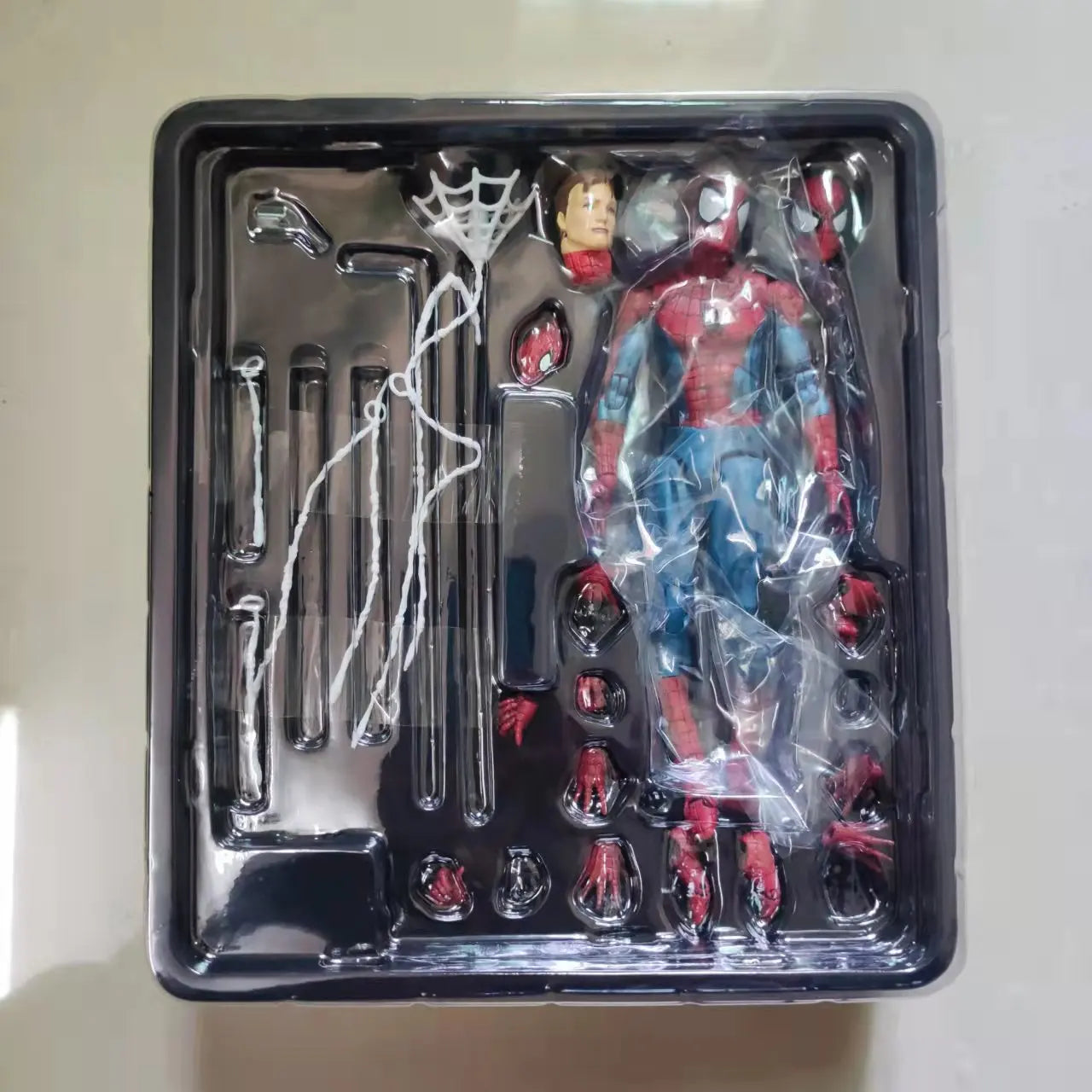 Marvel Mafex 075 Avengers Spiderman Action Figure Statue Can Change Tom Holland Face Spider Man Model Doll Toys Collection Gift