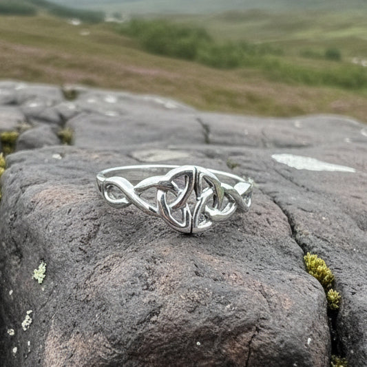 Torra Trinity Knot Ring