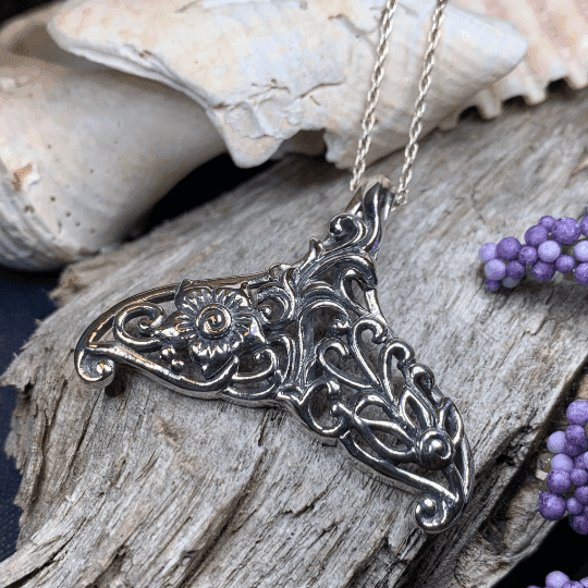 Flowers Whale Tail Necklace - 18