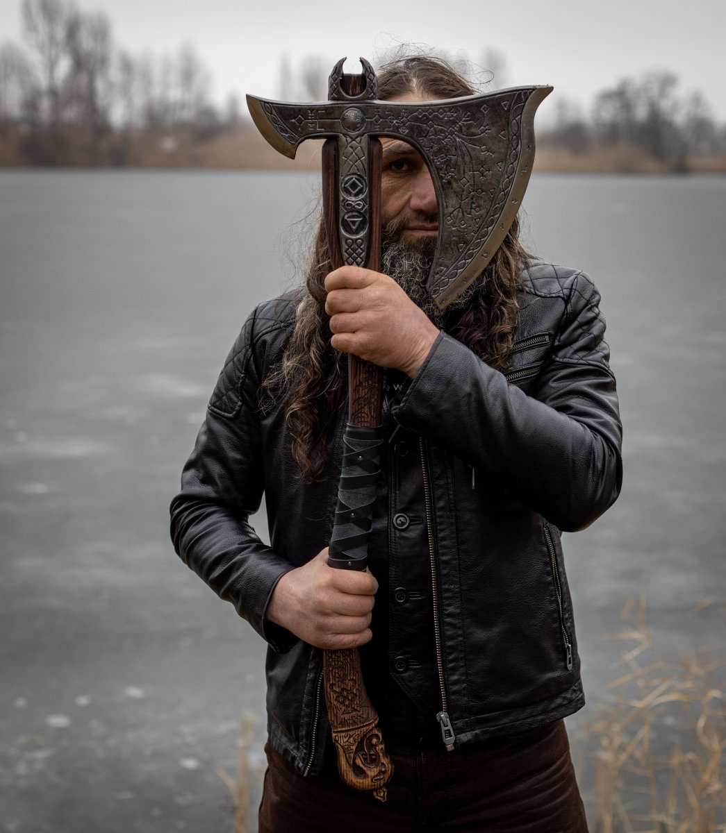 Real Leviathan axe with Glow-in-the-Dar Runes - 