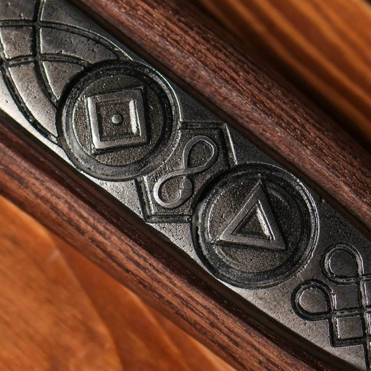 Real Leviathan axe with Glow-in-the-Dar Runes - 