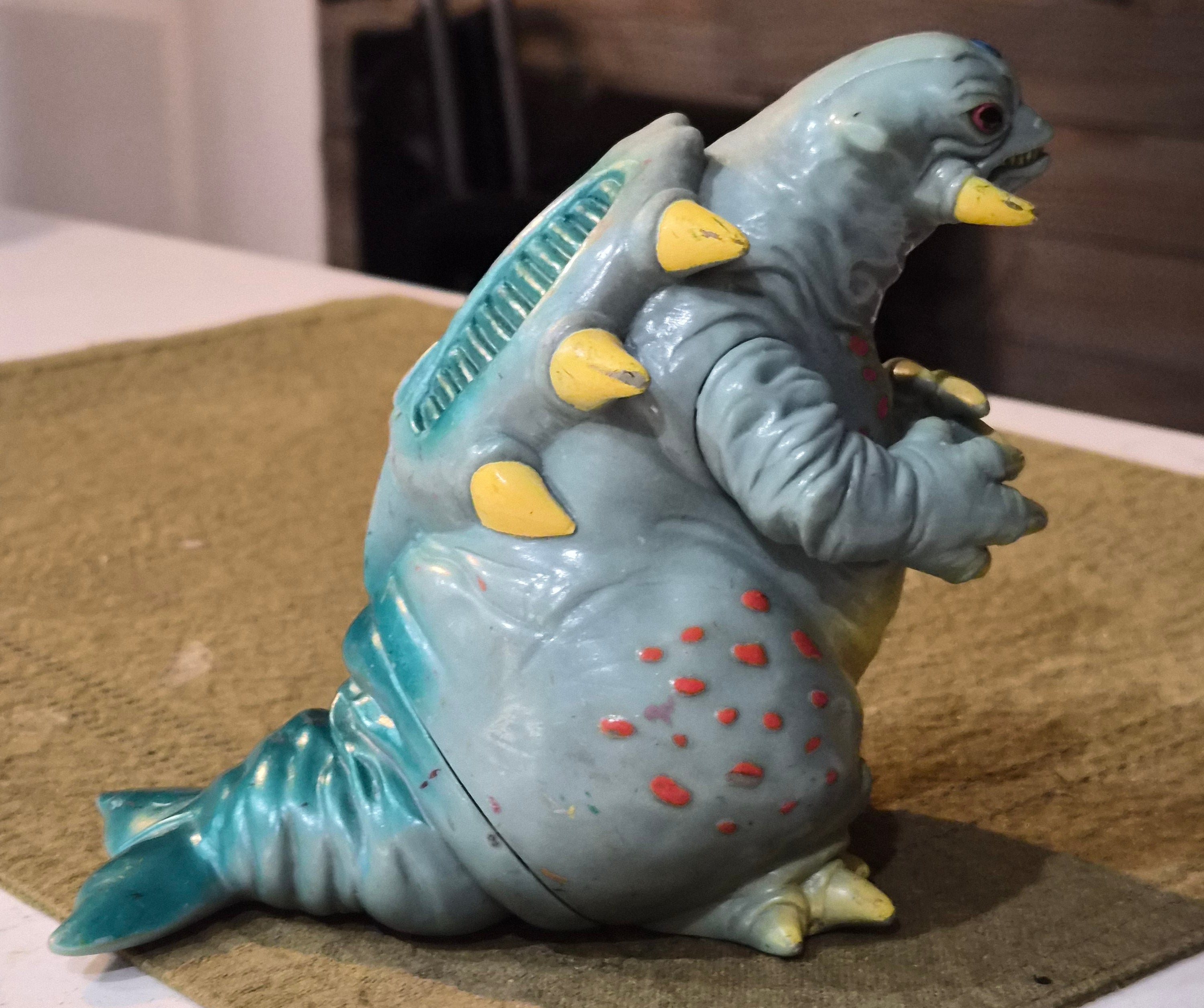 Bandai 1995 Kodalar “Legendary Deep Sea Kaiju” Ultra Monster Series Ultraman Sofubi Figure