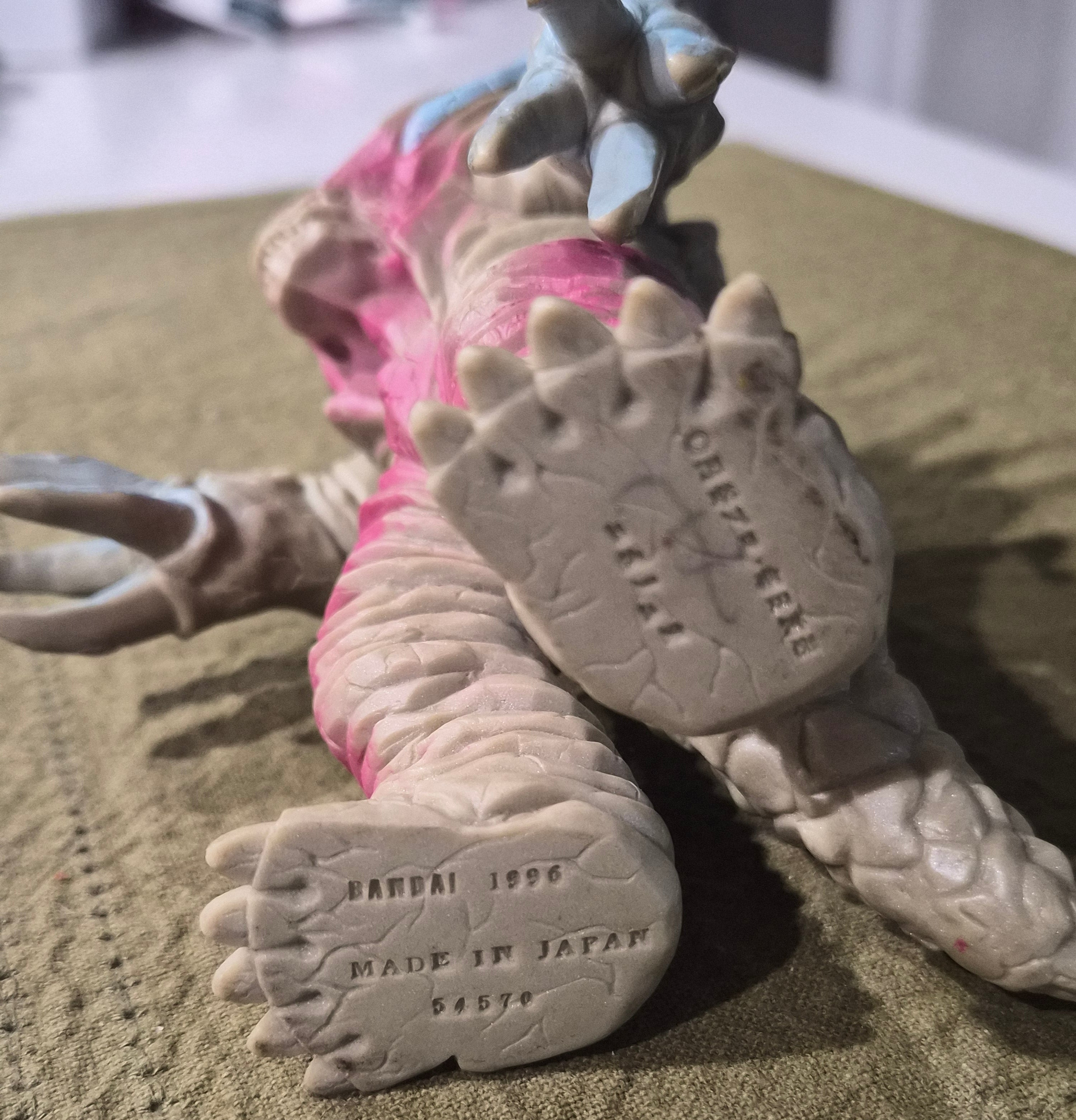 Bandai Evolu Kaiju Figure – 1996 – Ultraman Tiga Ultra Monster Series – 6.5" Sofubi