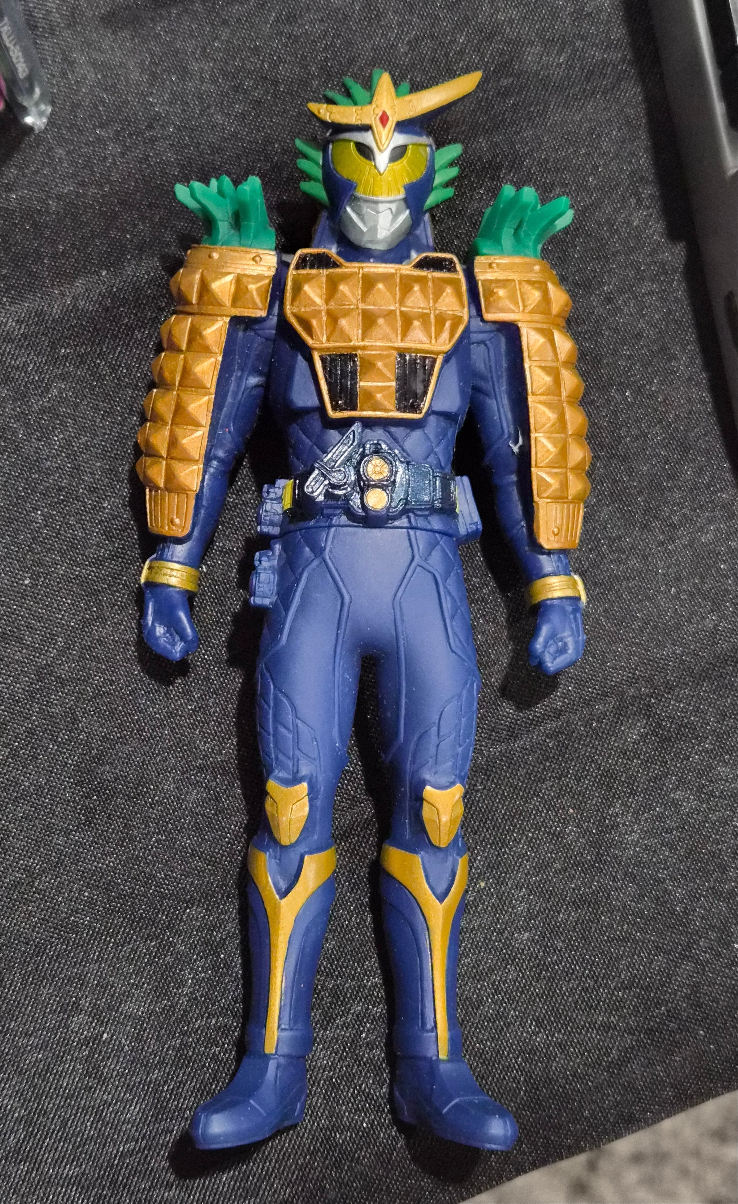2013 Bandai Japan Kamen Rider Gaim Pine Arms Soft Vinyl Figure – 7” Sofubi Pineapple
