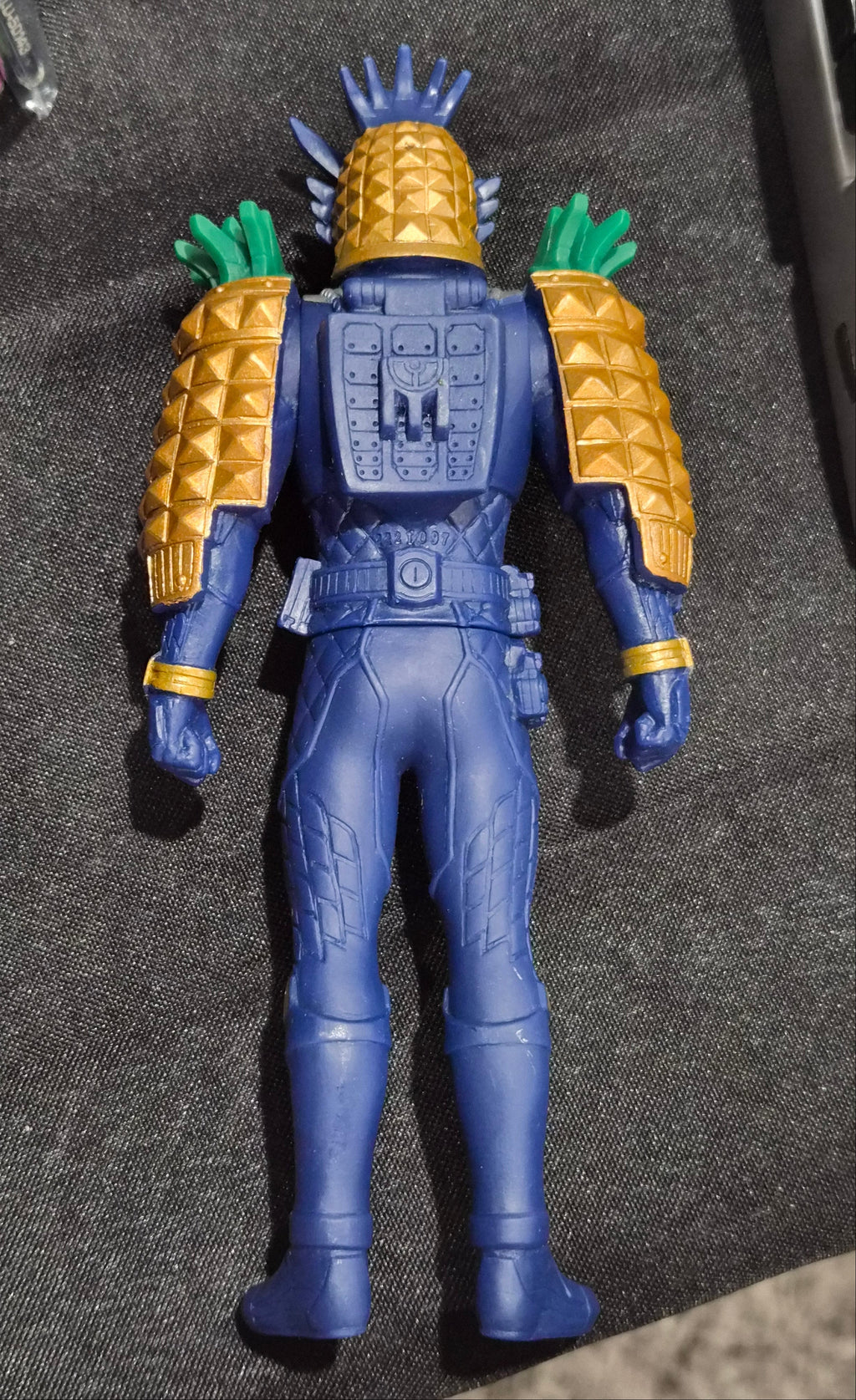 2013 Bandai Japan Kamen Rider Gaim Pine Arms Soft Vinyl Figure – 7” Sofubi Pineapple