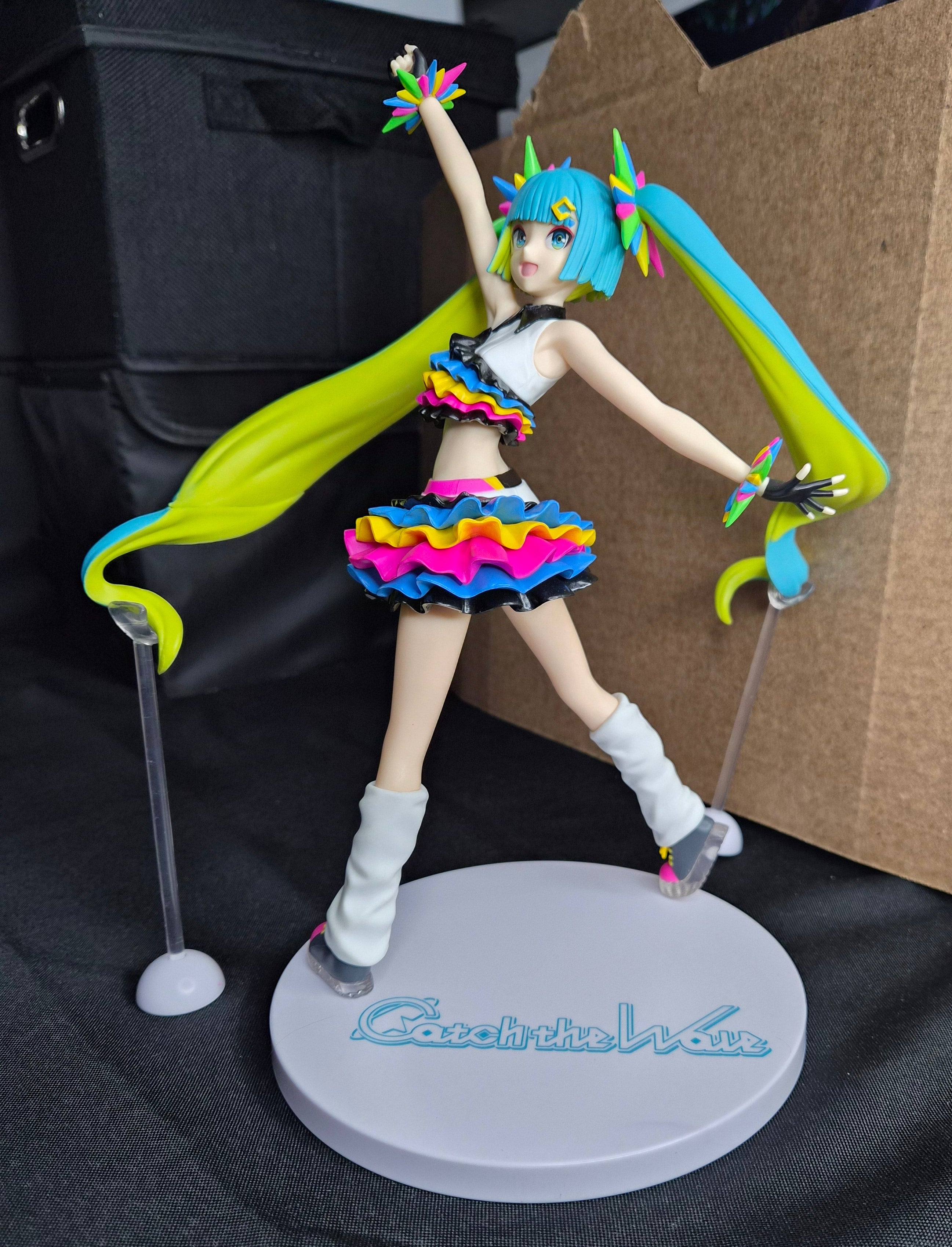 Hatsune Miku – Catch The Wave Figure – Project Diva Mega39's – Sega – 9.8" Tall