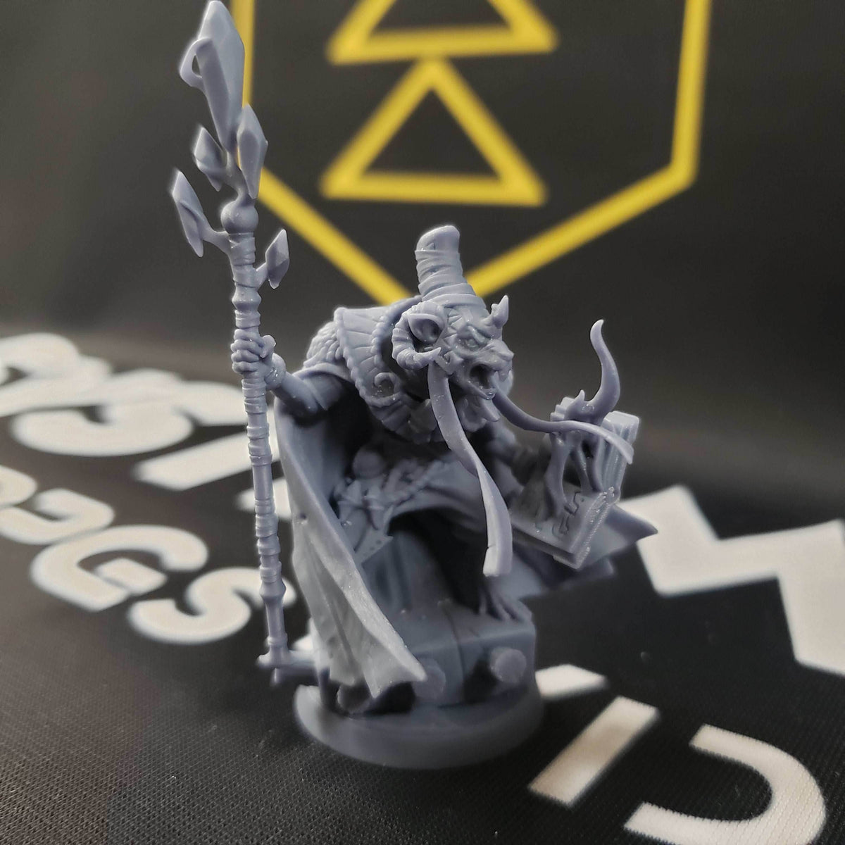 Shardaket, the Cruel Harvester (Male Ratkin Sorcerer) - 