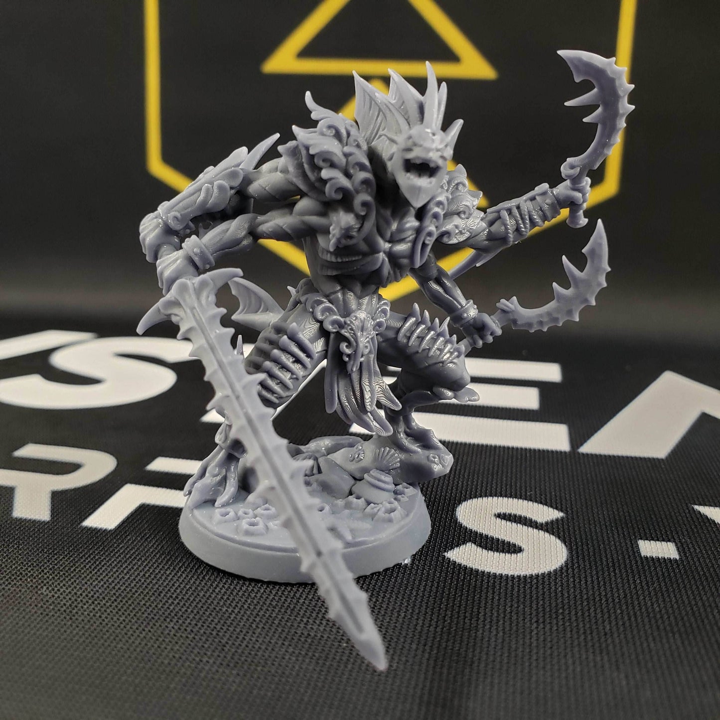 Makakuna, Tide Champion (Male Merfolk Fighter) - With Helmet