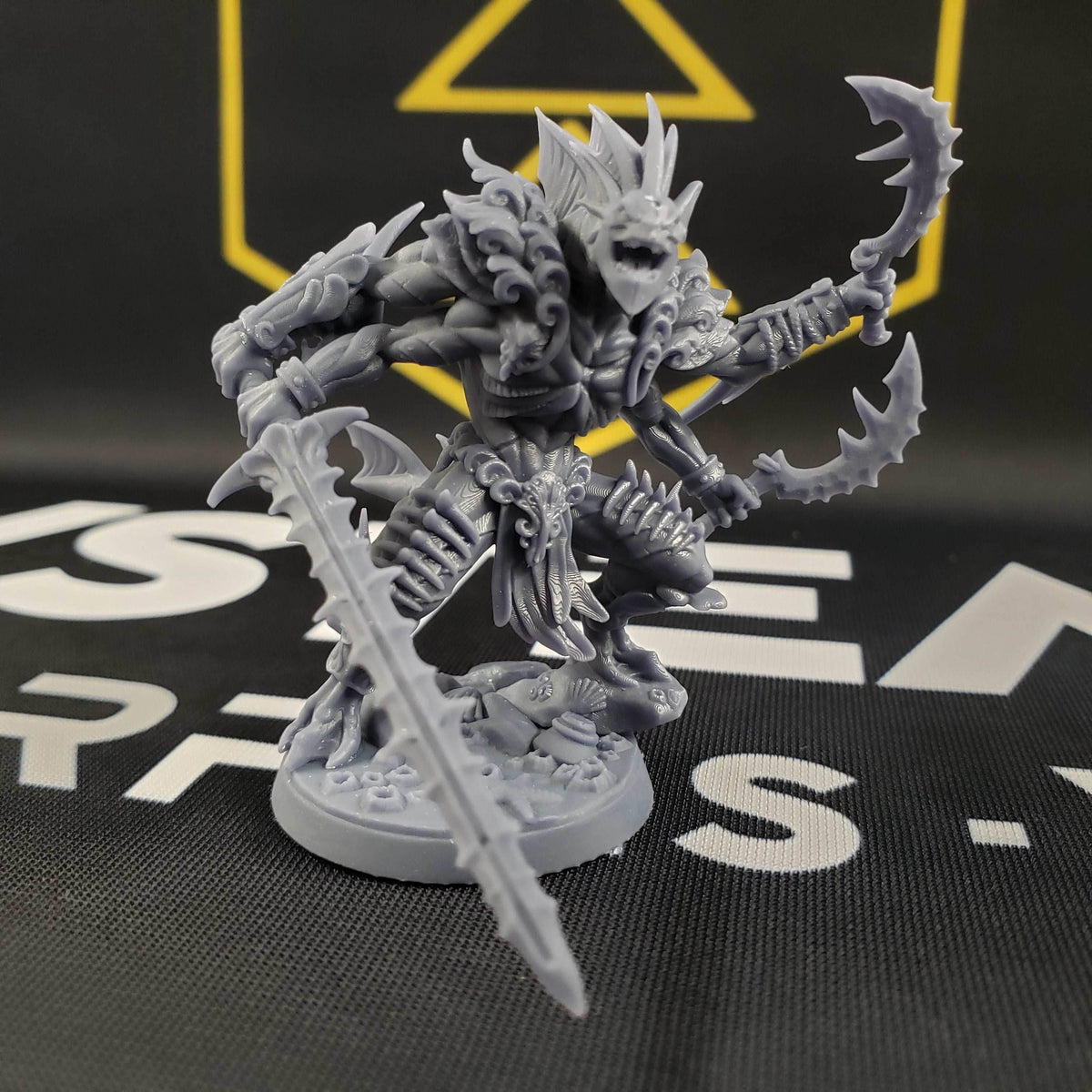 Makakuna, Tide Champion (Male Merfolk Fighter) - With Helmet